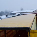 Сдвижная крыша желтого цвета на полуприцеп Schmitz